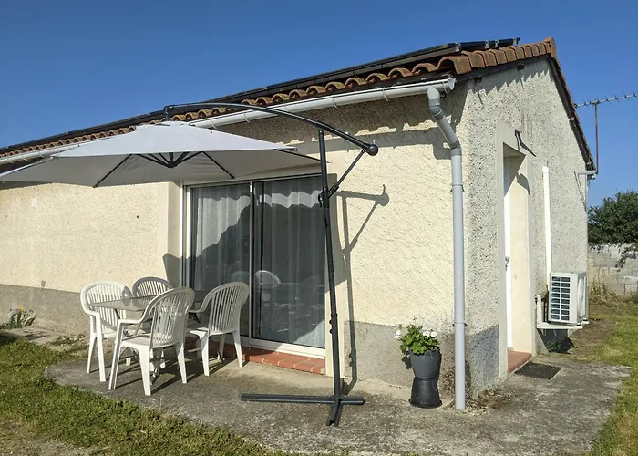 度假居 Maisonnette Eaunes